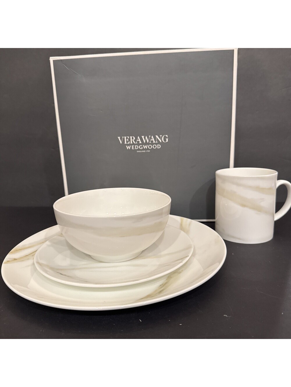 New Wedgwood Vera Wang Venato Imperial 4-Piece Place Setting
